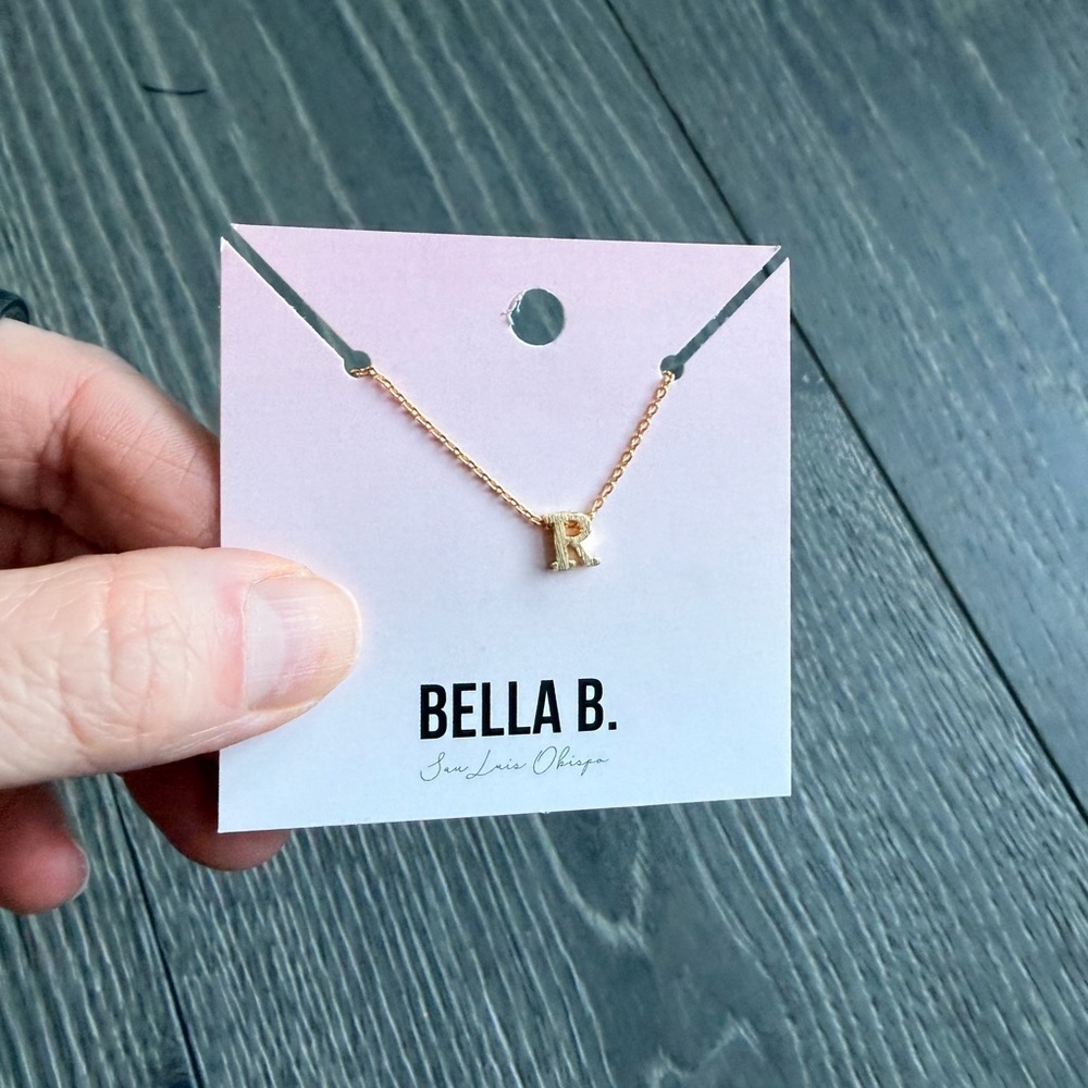 Gold Initial Charm Necklace "R" - Picture 2 of 3